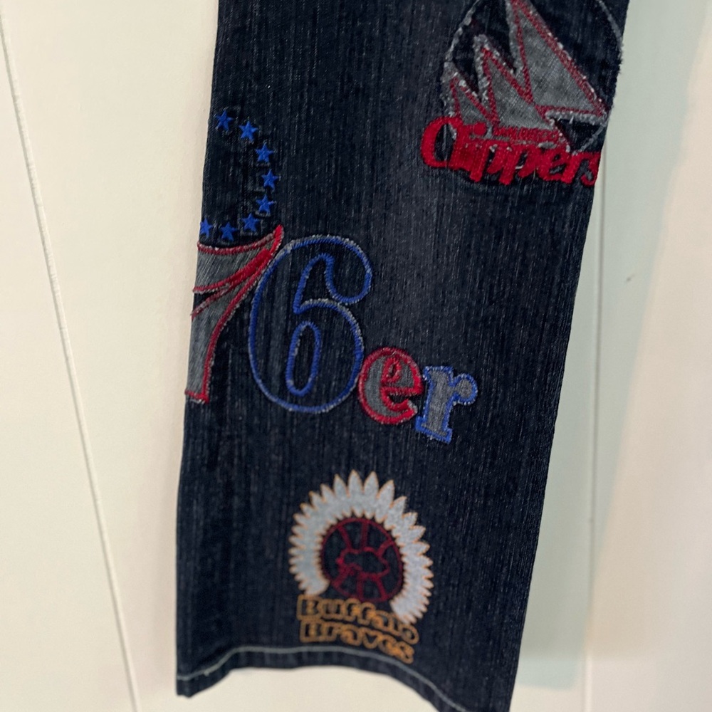 NBA Hardwood Classics Sports GIII By Carl Banks Vintage Embroidered Jeans Sz 11 - Picture 5 of 16